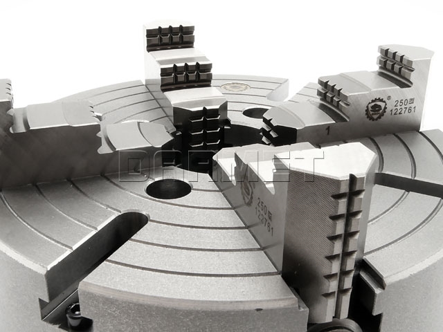 Uchwyt tokarski z niezależnym nastawieniem szczęk, żeliwny, 4 - szczękowy: 250 MM - BISON BIAL (4304-250)