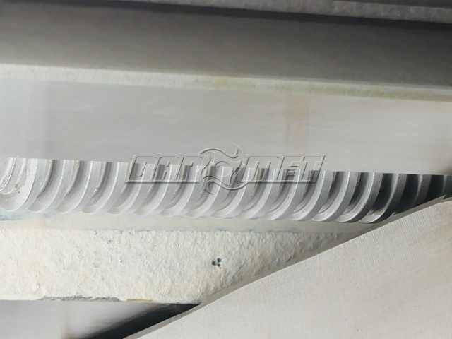 Stół krzyżowy, współrzędnościowy z podstawą obrotową MG-2C - 444 x 254 MM