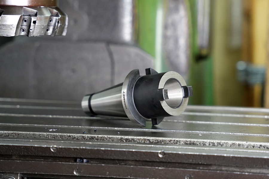 Tuleja redukcyjna przelotowa ISO50 / ISO30 - DARMET (DM-160)