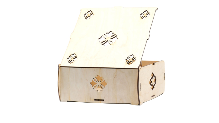 Pudełko drewniane na prezent - ażurowe - 20x20x9cm