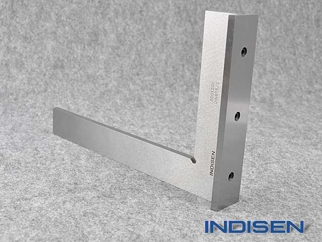 Kątownik stalowy ze stopą 300 x 200 mm - INDISEN (6010-3002)