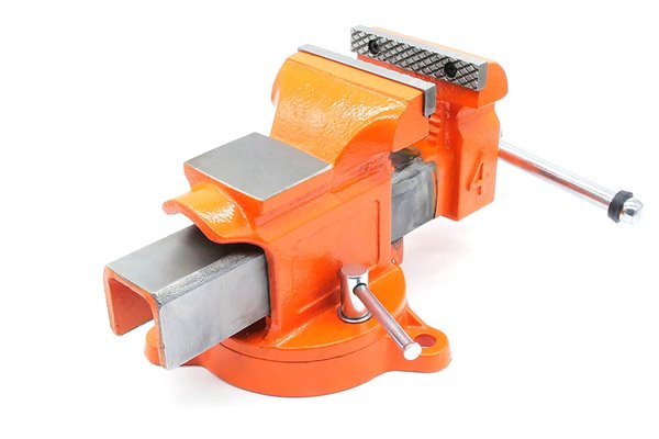 Imadło ślusarskie | szczęki ząbkowane 100 mm | z podstawą obrotową 360° - FORWARD 30404
