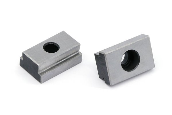Kamienie ustalające do rowków teowych 16/12 mm - komplet 2 szt. - DARMET
