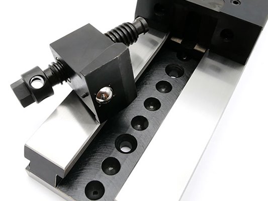 Imadło precyzyjne stalowe 150mm - MPZB 150/210