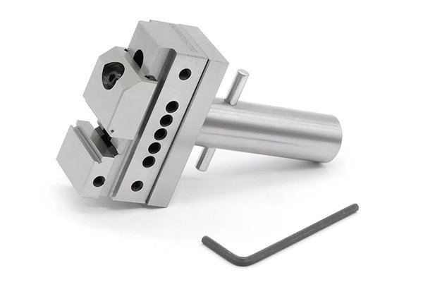 Imadło precyzyjne ze stali nierdzewnej, zakres 0 - 22 mm, szerokość szczęk 26 mm, EDM do elektrodrążarek - DARMET