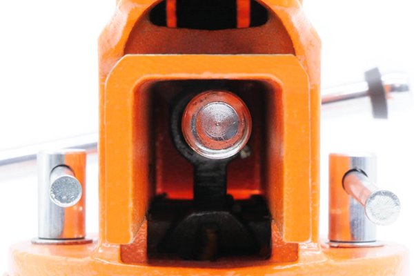 Imadło ślusarskie | szczęki ząbkowane 100 mm | z kowadełkiem i podstawą obrotową 360° - FORWARD 30404