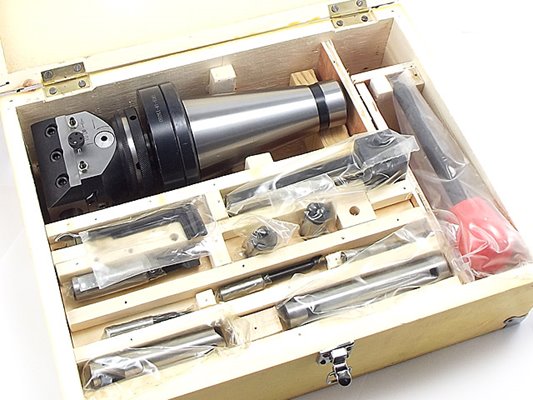 Głowica wytaczarska automatyczna GWZA-18 - chwyt ISO50 (DIN2080)