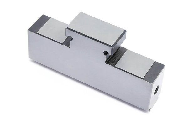 Szczęka ruchoma środkowa ze stopniem 146 mm do imadeł precyzyjnych FPZ 150 - DARMET