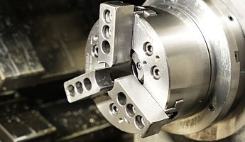 Uchwyty tokarskie do różnego rodzaju tokarek.