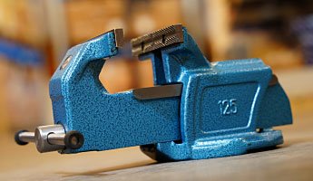 Imadła maszynowe do frezarki oraz do wiertarki. Imadła precyzyjne.