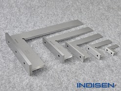 Kątownik stalowy ze stopą 300 x 200 mm - INDISEN (6010-3002)