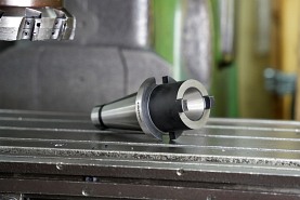 Tuleja redukcyjna ISO50 / ISO40 z gwintem ściągającym - DARMET (DM-158)