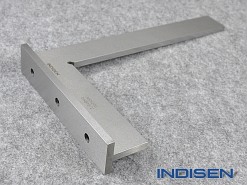 Kątownik stalowy ze stopą 300 x 200 mm - INDISEN (6010-3002)
