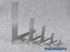 Kątownik stalowy ze stopą 300 x 200 mm - INDISEN (6010-3002)