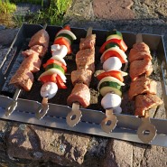 Grill szaszłykarnia ze stali nierdzewnej z 5 szpadami| 38 x 29,5 x 5,3 cm - DARMET